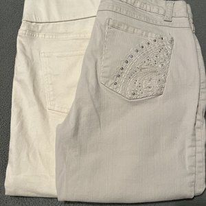 Lot Of 2 Women’s Capris Jeans , Gloria Vanderbilt, and Chaps  SIZE 6